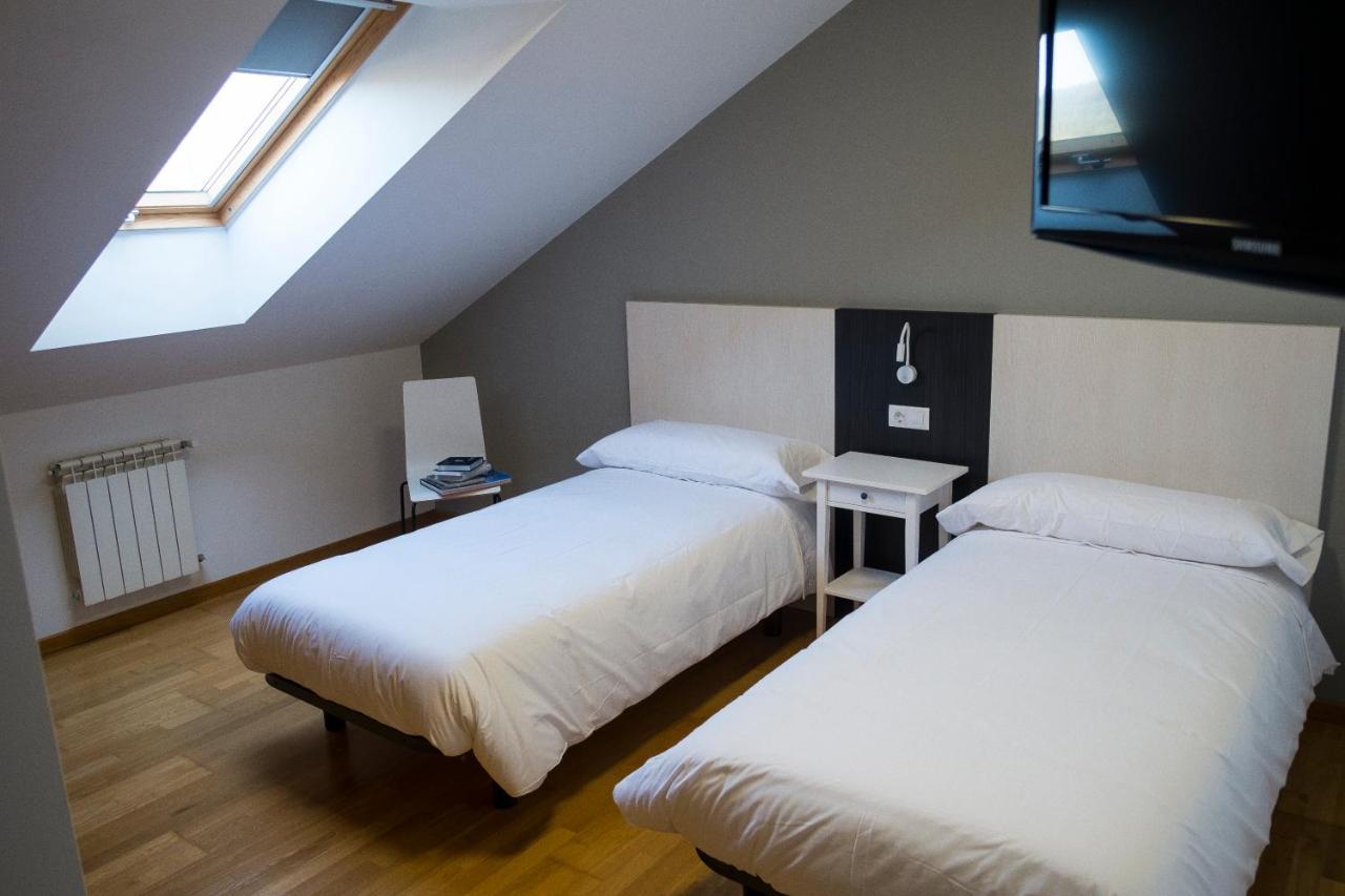 Pension 23-Vinte E Tres O Pedrouzo Exterior photo